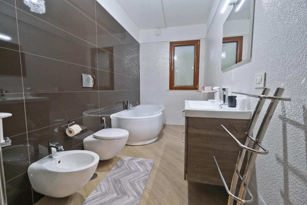 Modern House - 5 Stelle - Posto Auto Privato Daire Brindisi Dış mekan fotoğraf